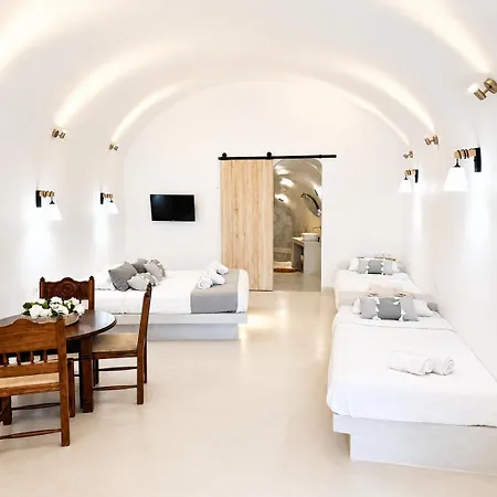 Centrum White فندق *