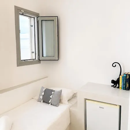 فندق Centrum White ثيرا